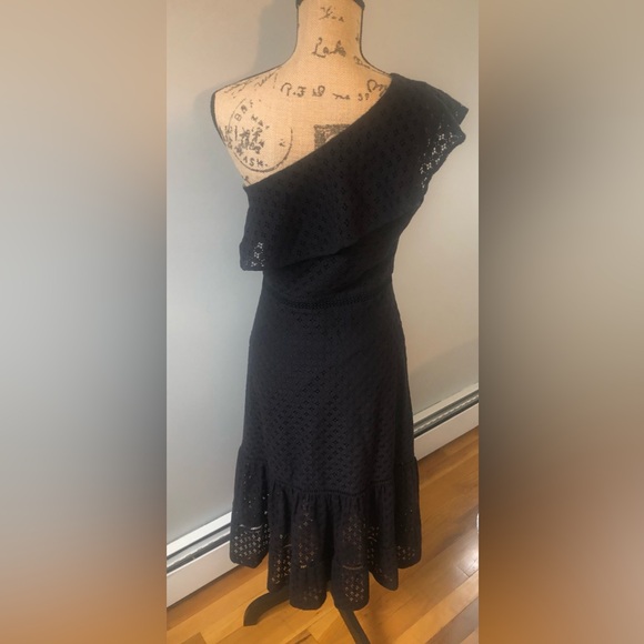 BLACK BANANA REPUBLIC ONE SHOULDER RUFFLE MIDI DRESS SIZE US 4 - Picture 2 of 11